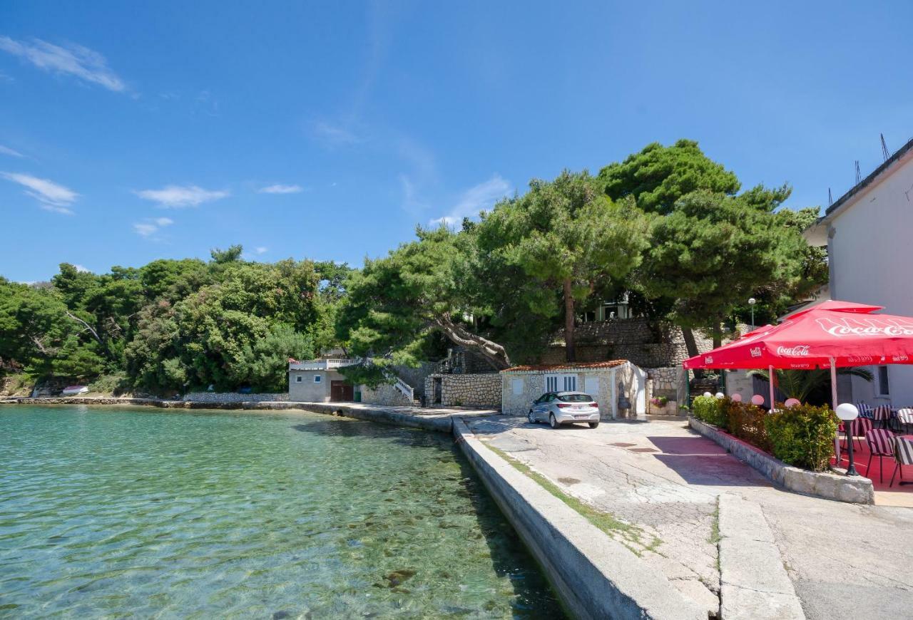 Apartments By The Sea In Lopar Εξωτερικό φωτογραφία